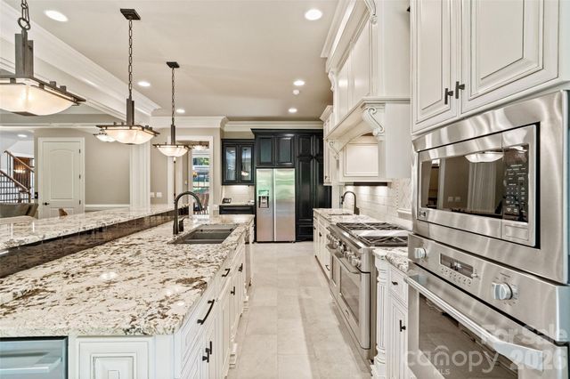 733 Fawns Glen Place, Clover, SC 29710
