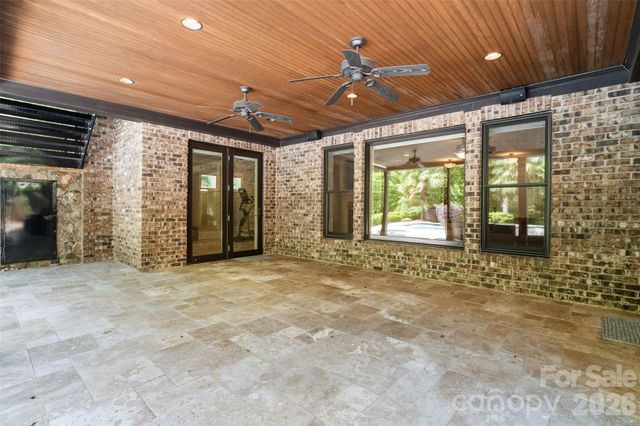 733 Fawns Glen Place, Clover, SC 29710