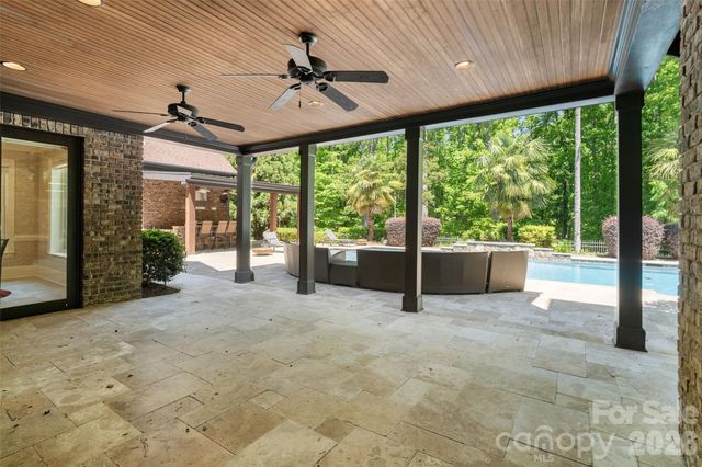 733 Fawns Glen Place, Clover, SC 29710