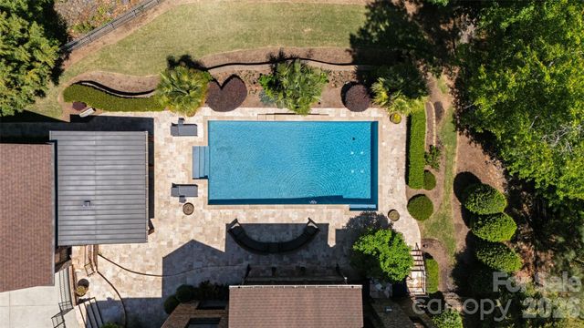 733 Fawns Glen Place, Clover, SC 29710