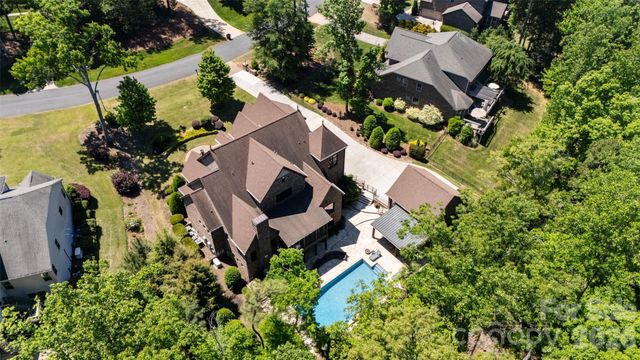 733 Fawns Glen Place, Clover, SC 29710