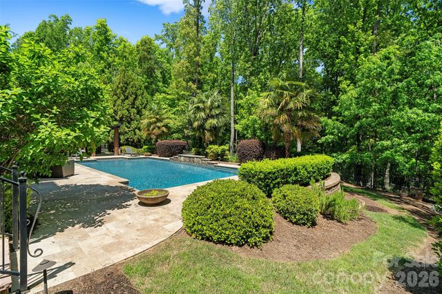 733 Fawns Glen Place, Clover, SC 29710