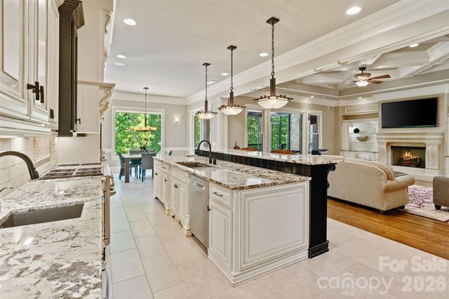 733 Fawns Glen Place, Clover, SC 29710