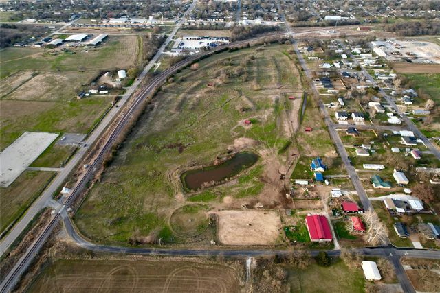 629 Broadway Street, Whitesboro, TX 76273