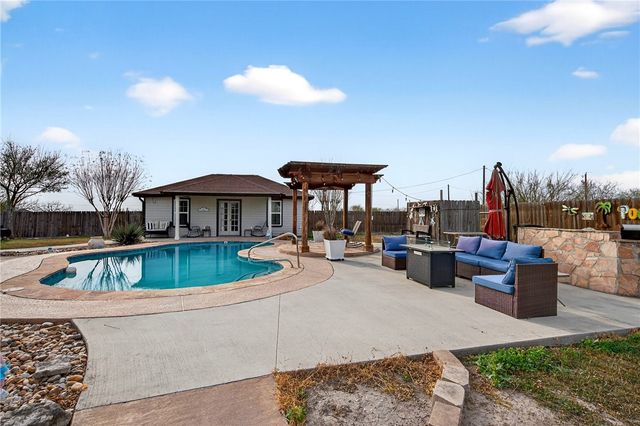 157 County Road 312, Orange Grove, TX 78372