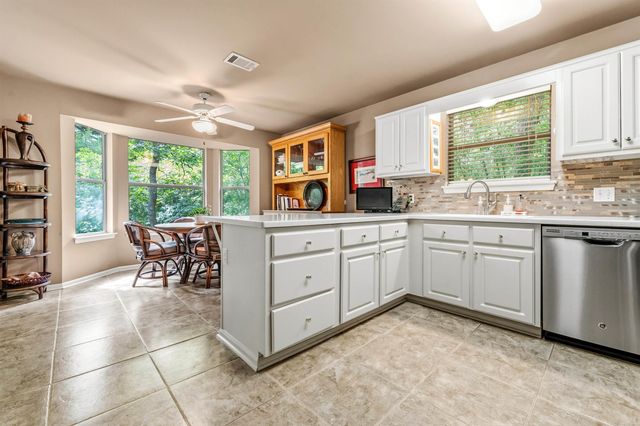 9 E Lake Drive, North Little Rock, AR 72116
