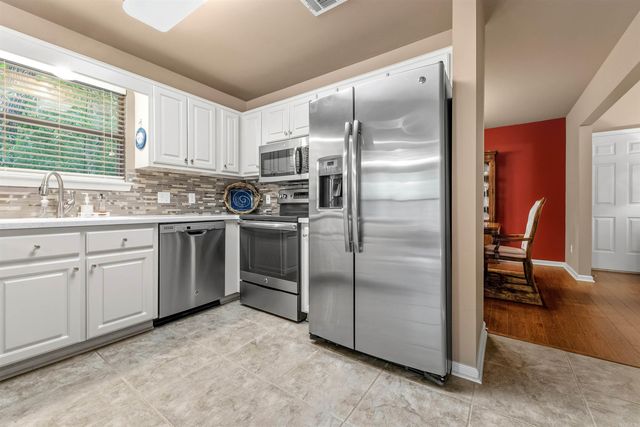 9 E Lake Drive, North Little Rock, AR 72116