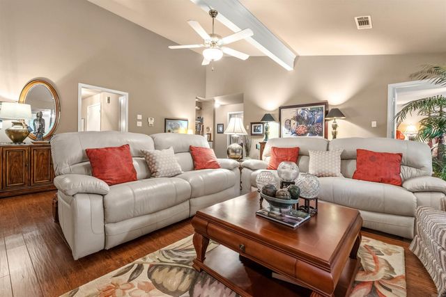 9 E Lake Drive, North Little Rock, AR 72116