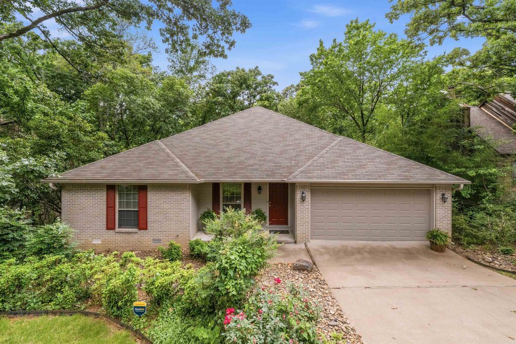 9 E Lake Drive, North Little Rock, AR 72116