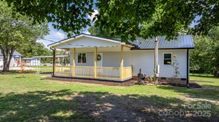 3610 30TH Avenue Place NE, Hickory, NC 28601