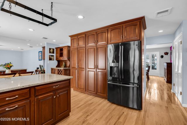 7 Friar Lane, Manalapan, NJ 07726