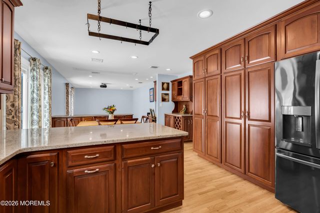 7 Friar Lane, Manalapan, NJ 07726