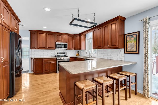 7 Friar Lane, Manalapan, NJ 07726