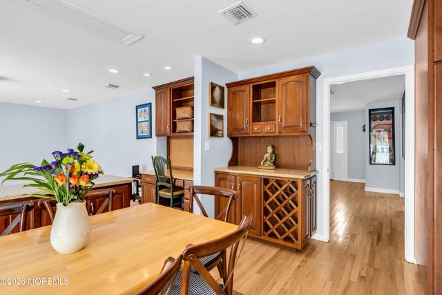 7 Friar Lane, Manalapan, NJ 07726