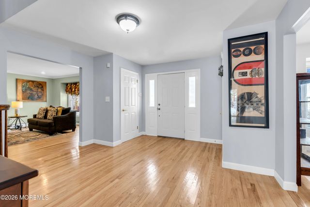 7 Friar Lane, Manalapan, NJ 07726