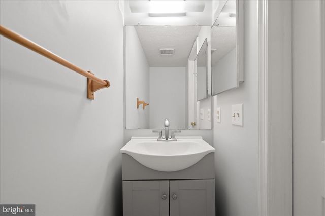 6184 SAWYER RD, New Market, MD 21774