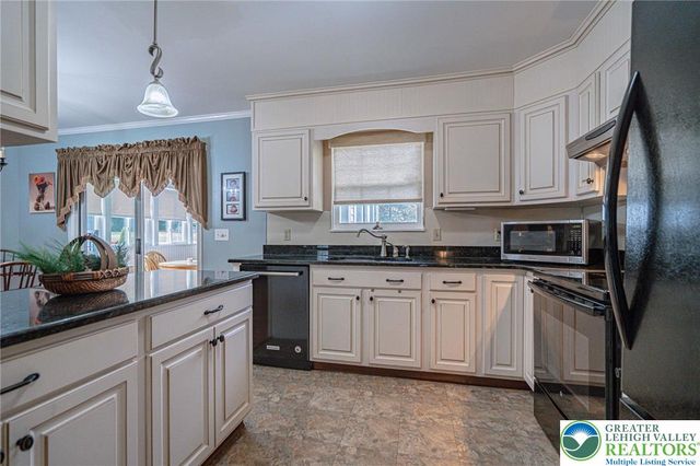 5154 Shawnee Boulevard, North Whitehall Twp, PA 18078