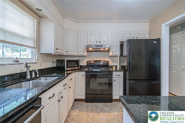 5154 Shawnee Boulevard, North Whitehall Twp, PA 18078