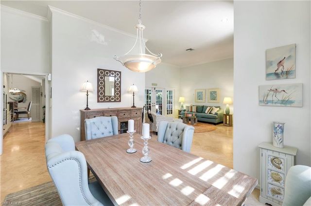 717 Pine Creek LN, Naples, FL 34108