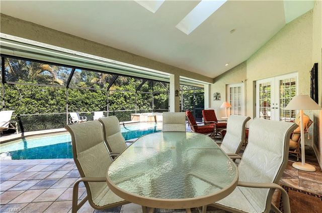 717 Pine Creek LN, Naples, FL 34108