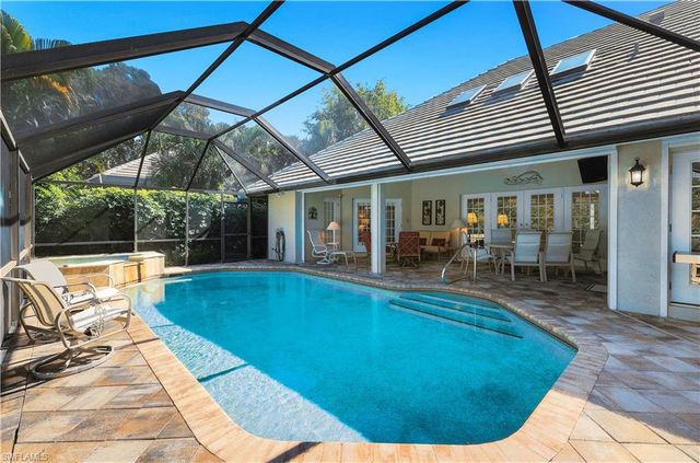 717 Pine Creek LN, Naples, FL 34108