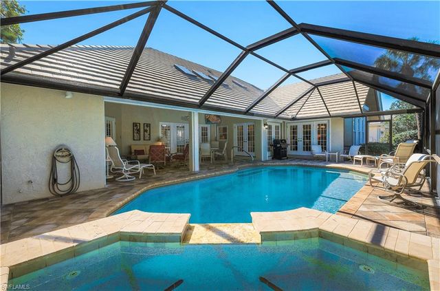 717 Pine Creek LN, Naples, FL 34108