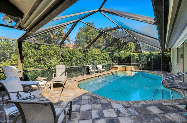 717 Pine Creek LN, Naples, FL 34108