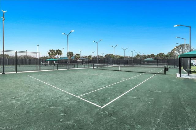 717 Pine Creek LN, Naples, FL 34108