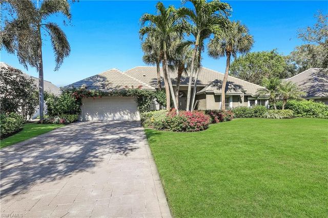 717 Pine Creek LN, Naples, FL 34108