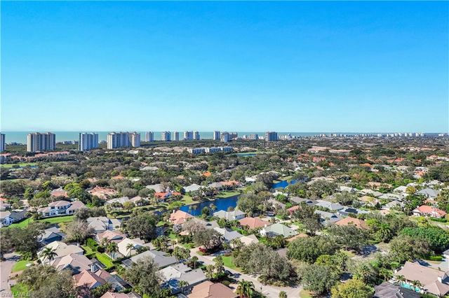 717 Pine Creek LN, Naples, FL 34108