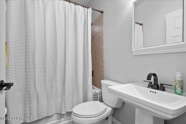 521 E Lochcarron Drive, Wasilla, AK 99654