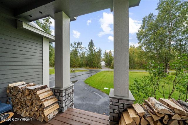 521 E Lochcarron Drive, Wasilla, AK 99654