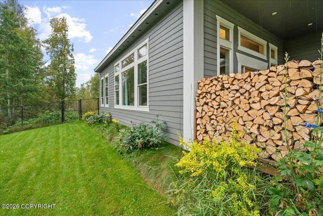 521 E Lochcarron Drive, Wasilla, AK 99654