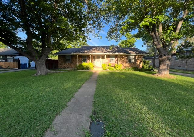 524 Terrace Drive, Desoto, TX 75115