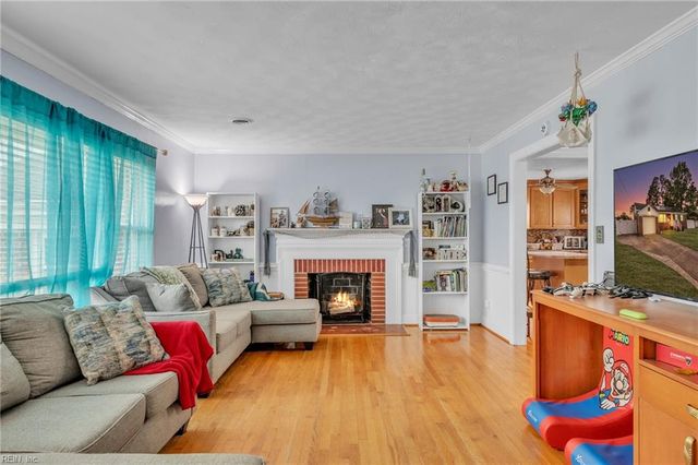 409 Shoreline DR, Hampton, VA 23669
