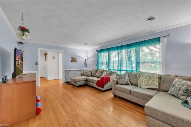 409 Shoreline DR, Hampton, VA 23669