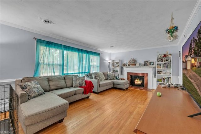 409 Shoreline DR, Hampton, VA 23669