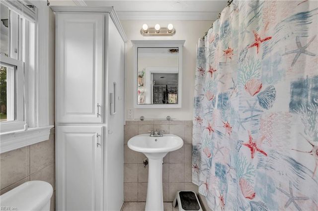 409 Shoreline DR, Hampton, VA 23669