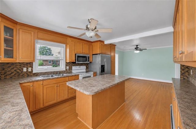 409 Shoreline DR, Hampton, VA 23669