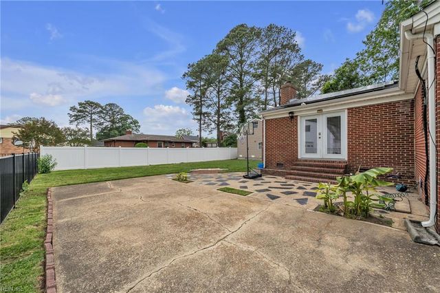 409 Shoreline DR, Hampton, VA 23669