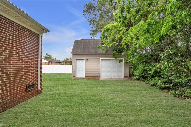 409 Shoreline DR, Hampton, VA 23669