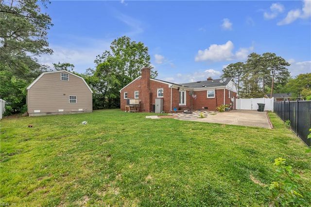 409 Shoreline DR, Hampton, VA 23669