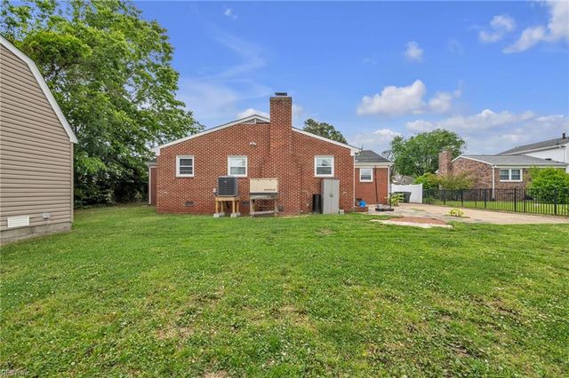 409 Shoreline DR, Hampton, VA 23669