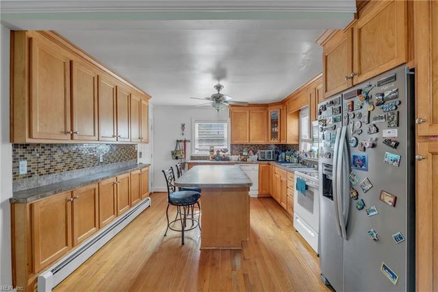 409 Shoreline DR, Hampton, VA 23669