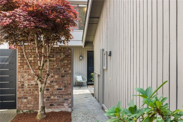 130 141st Place NE, Bellevue, WA 98007