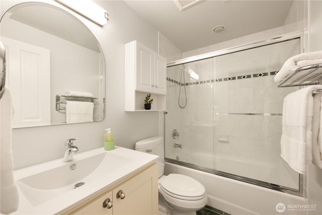 130 141st Place NE, Bellevue, WA 98007