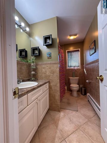 257B 5th Street 2, Palisades Park, NJ 07650