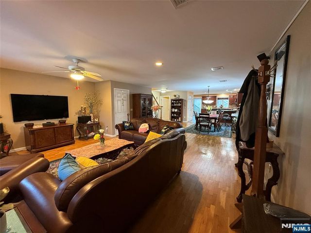 257B 5th Street 2, Palisades Park, NJ 07650