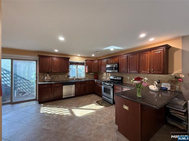 257B 5th Street 2, Palisades Park, NJ 07650