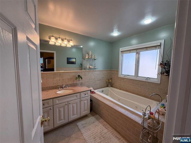 257B 5th Street 2, Palisades Park, NJ 07650